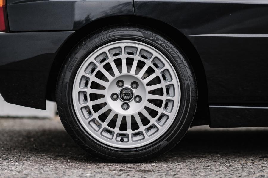 Колеса Lancia Delta HF Integrale Evoluzione (831) 1992 года  (фото 13 из 37)